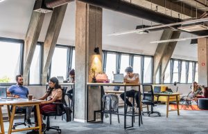 Modern Co-working Spaces Boosting Productivity Through Flexible Collaborative Work Environments